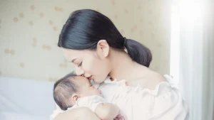 Dokter Ingatkan Bahaya Peluk Cium Bayi Saat Lebaran Penyakit Ini Mengintai