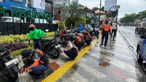Pemkot Depok Razia Parkir Liar Margonda 18 Motor Dikempesin 2 Mobil Digembok