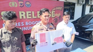 Pengemudi Mobil Di Cibubur Dipukul Pria 40 Tahun Gegara Klakson Pelaku Tersangka